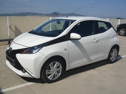 TOYOTA Aygo 1.0 70 x-play