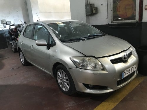 TOYOTA Auris 1.6 VVT-i Luna