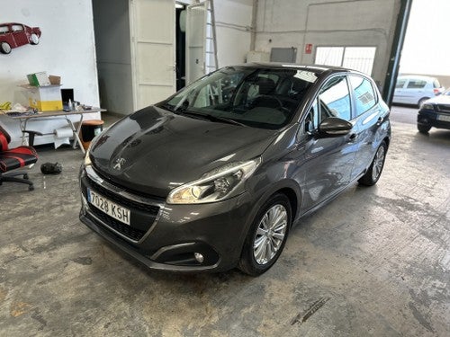 PEUGEOT 208 1.2 PureTech S&S Signature 82