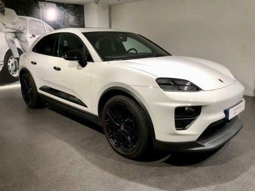 PORSCHE Macan 4