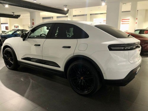 PORSCHE Macan 4