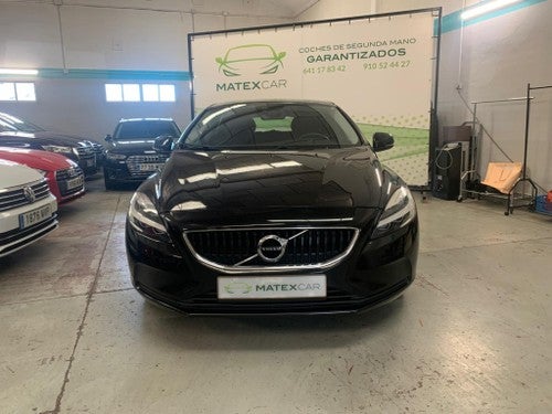 VOLVO V40 D2 Momentum Aut. 120 (4.75)