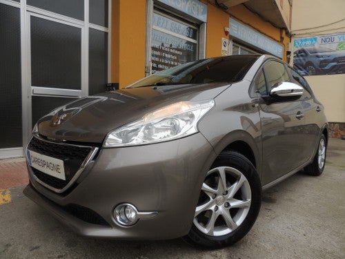 PEUGEOT 208 1.2 PureTech Style 82