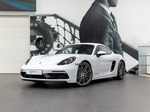 PORSCHE Cayman GTS 4.0