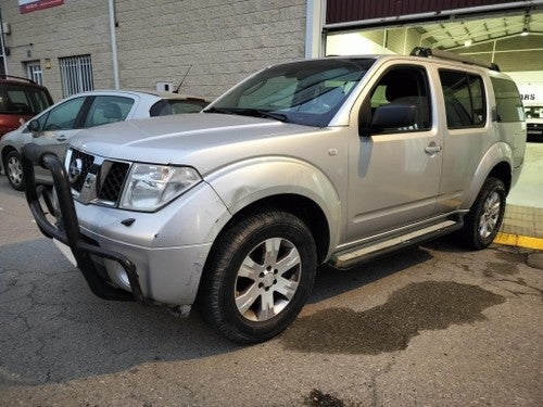 NISSAN Pathfinder 2.5dCi LE