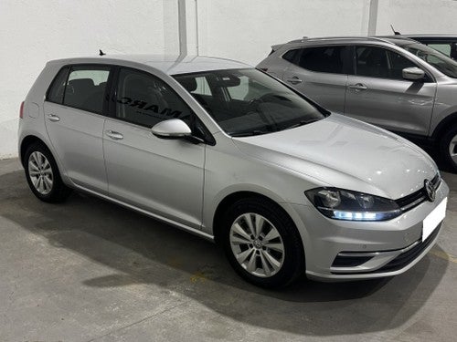 VOLKSWAGEN Golf 1.6TDI Business and Navi Edition 85kW