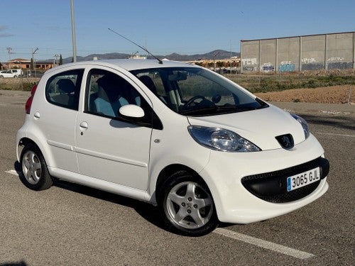 PEUGEOT 107 1.0i Urban