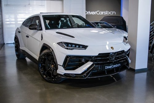 LAMBORGHINI Urus Performante