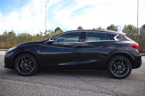 INFINITI Q30 2.0t Sport 7DCT