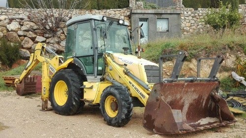 New Holland LB110B 