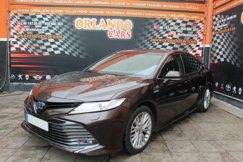 TOYOTA Camry Híbrido Luxury Aut.