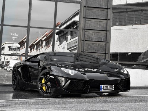 LAMBORGHINI Aventador LP700-4