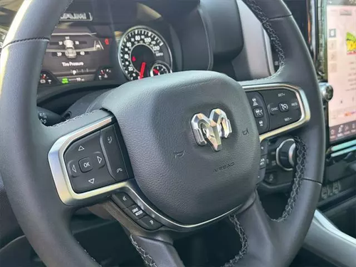 RAM 1500 Big Horn Todoterreno  Automático de 4 Puertas