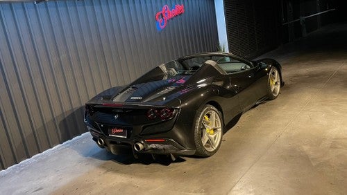 FERRARI F8 Tributo Spider