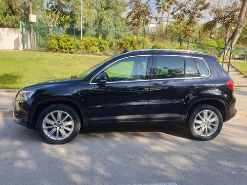 VOLKSWAGEN Tiguan 2.0TDI Country Tiptronic