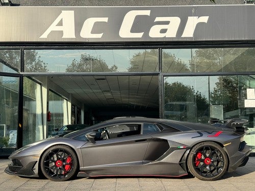 LAMBORGHINI Aventador LP700 6.5 V12