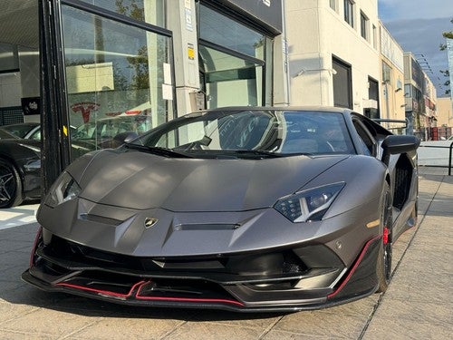 LAMBORGHINI Aventador 6.5 V12 LP 700-4