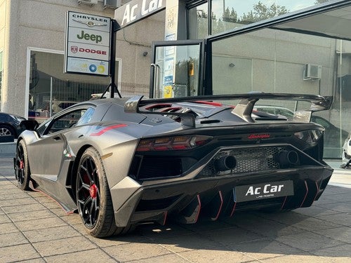 LAMBORGHINI Aventador 6.5 V12 LP 700-4