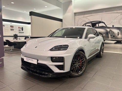 PORSCHE Macan Turbo