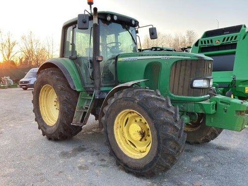 John Deere 6820 