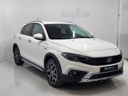 FIAT Tipo 1.5 Hybrid Cross DCT