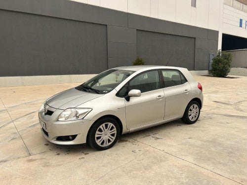 TOYOTA Auris 2.0D-4D Advance