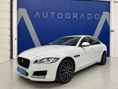 JAGUAR XF 2.0i4D Prestige Aut. 180