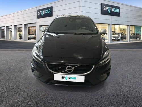 VOLVO V40 T3 R-Design Momentum Aut.