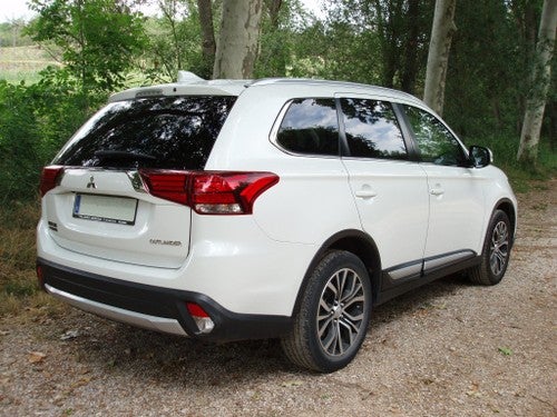 MITSUBISHI Outlander 200 MPI Motion 2WD 5pl. CVT