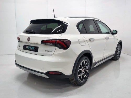 FIAT Tipo 1.5 Hybrid Cross DCT