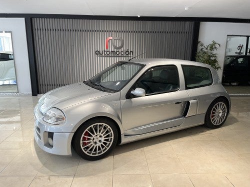 RENAULT Clio 3.0 V6 Sport