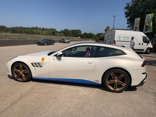 FERRARI GTC 4Lusso V12