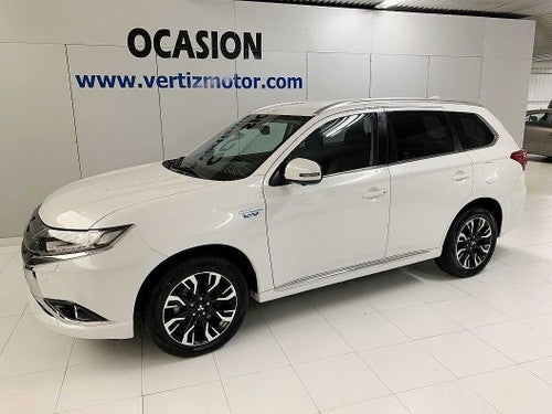 MITSUBISHI Outlander PHEV Kaiteki 4WD