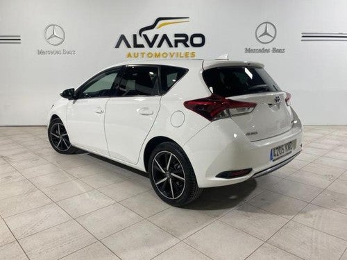 TOYOTA Auris 140H e-CVT Feel!