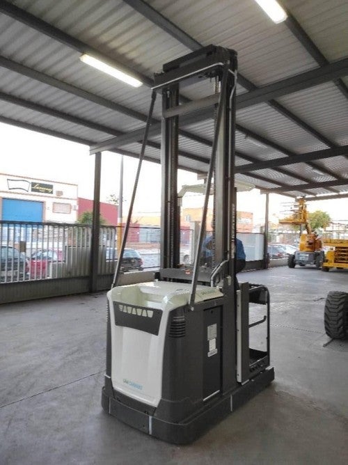 UniCarriers EPM100 - Order Picker Truck Middle Level 1.0 Ton 