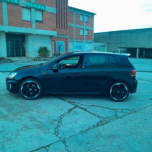 VOLKSWAGEN Golf 2.0 TSI GTI