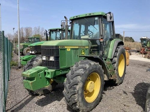 John Deere 6910