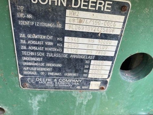 John Deere 6910