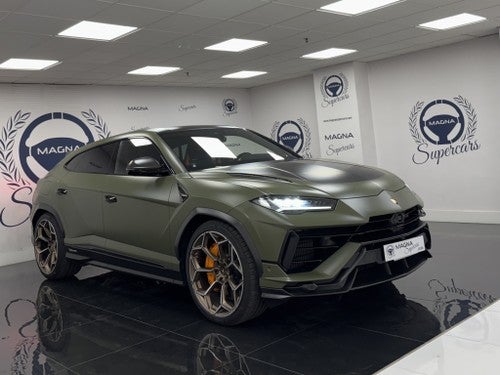 LAMBORGHINI Urus Performante