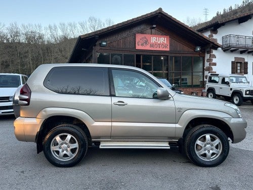 TOYOTA Land Cruiser 3.0 D4-D GX