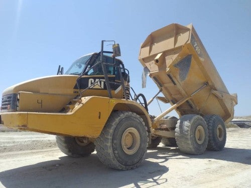 CAT 740 