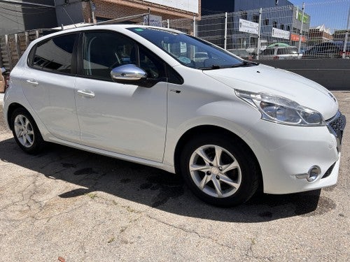 PEUGEOT 208 1.2 PureTech Style 82