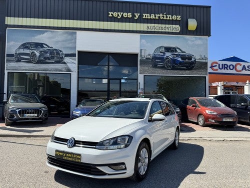 VOLKSWAGEN Golf Variant 1.6TDI Business and Navi Ed.