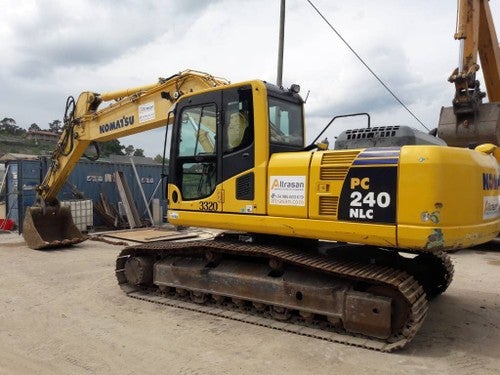 Komatsu PC240NLC-8