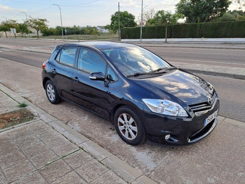 TOYOTA Auris 90D Active