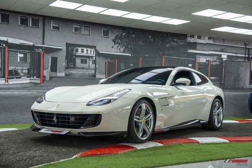 FERRARI GTC 4Lusso V12