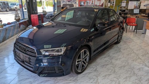 AUDI A3 Sedán 35 TFSI Black line S tronic