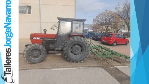 TRACTOR CASE INTERNATIONAL 685U