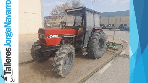 TRACTOR CASE INTERNATIONAL 685U