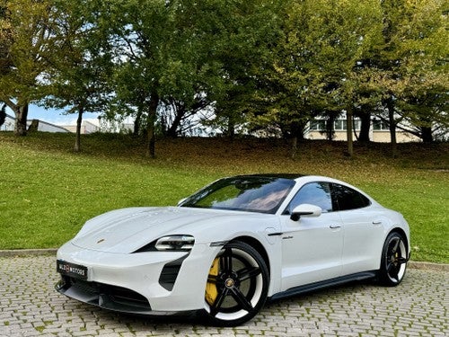 PORSCHE Taycan Turbo S